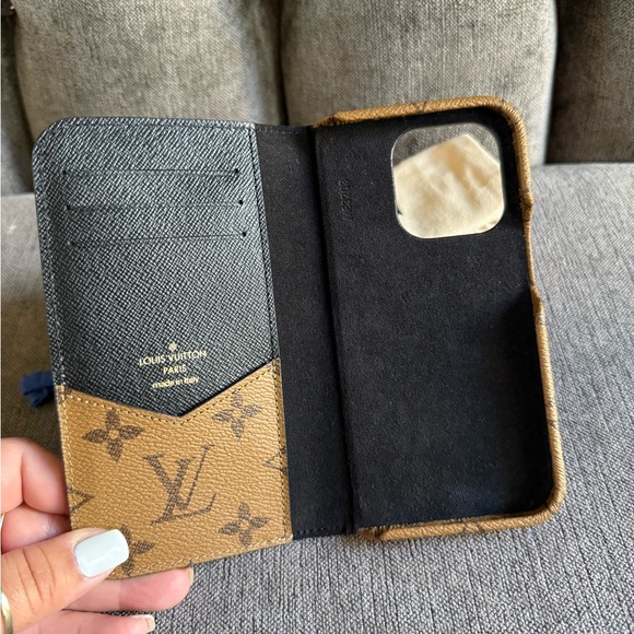 Louis Vuitton Monogram phone  holder - Picture 2 of 6